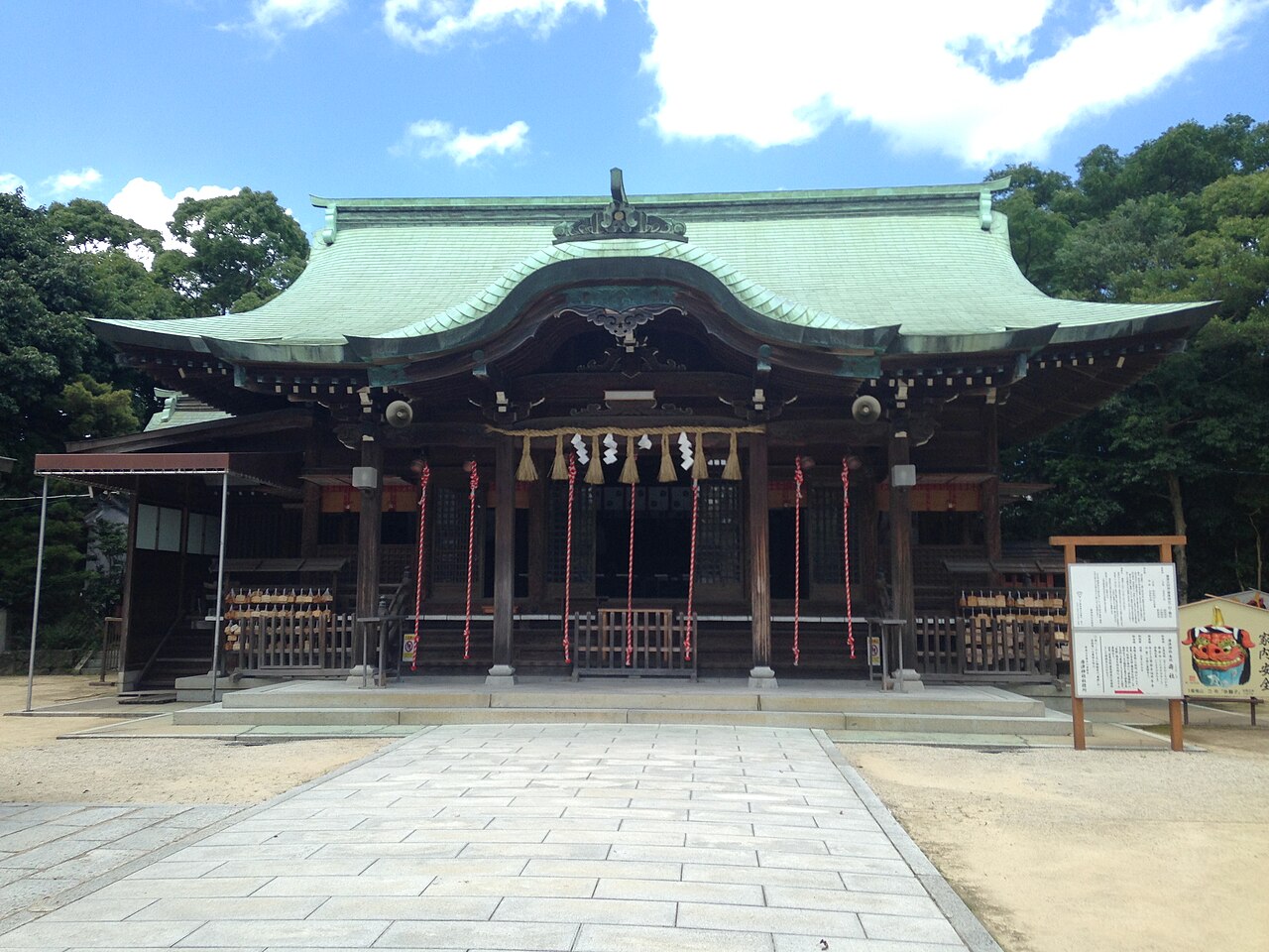 唐津神社の拝殿